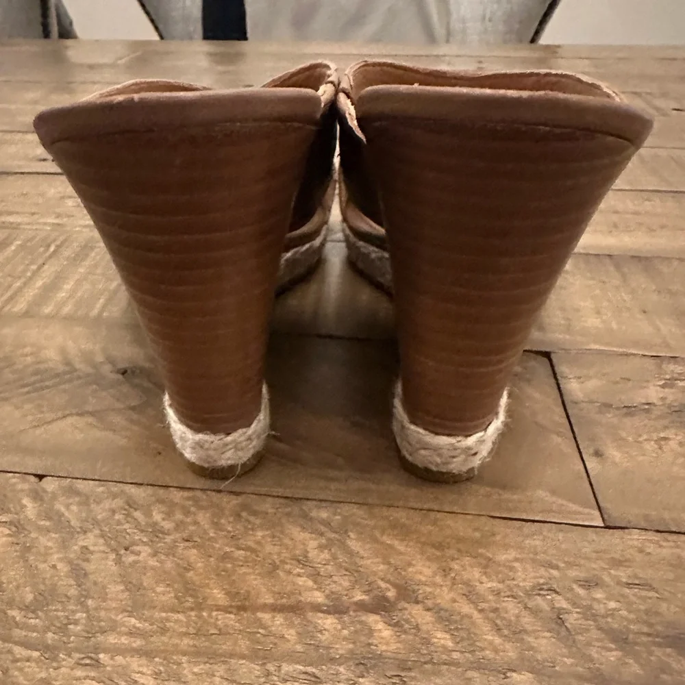 Jack Rogers lightly worn